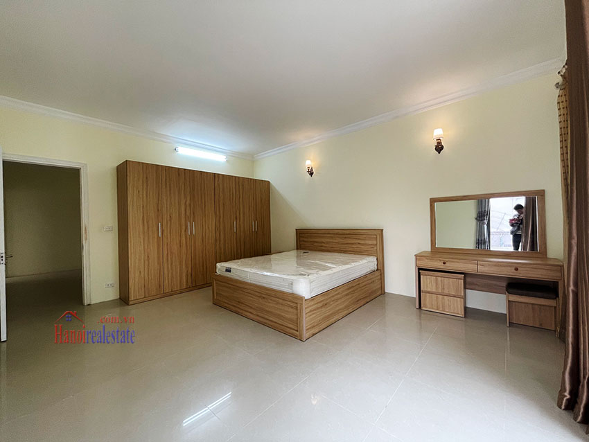 Ciputra: Bright and cozy 5-bedrooms house in T block 12