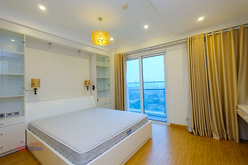 Ciputra: Fully furnished 3+1 bedrooms apartment on high floor of L1 18