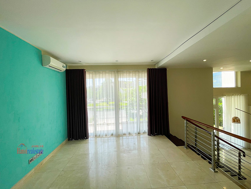 Ciputra: Glamorous 5-bedrooms house with one of the best view in Q block 18