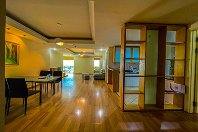 Ciputra: Open plan kitchen 3-bedrooms apartment on high floor of E4