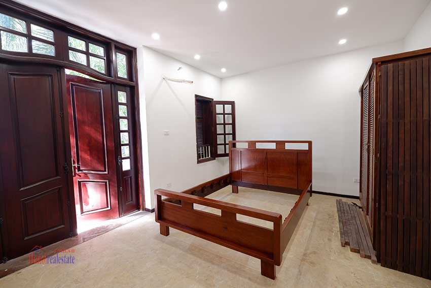 Ciputra: Traditional renovated cornered 04BRs house in C1, short walk to UNIS 11