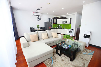 Cho thuê căn hộ 02 phòng ngủ, cao cấp, thiết kế kiểu Nhật Bản, 90m2 tại phố Kim Mã