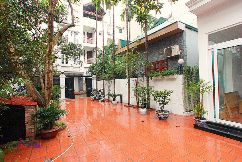 Courtyard and swimming pool 4-bedroom house on Dang Thai Mai 1