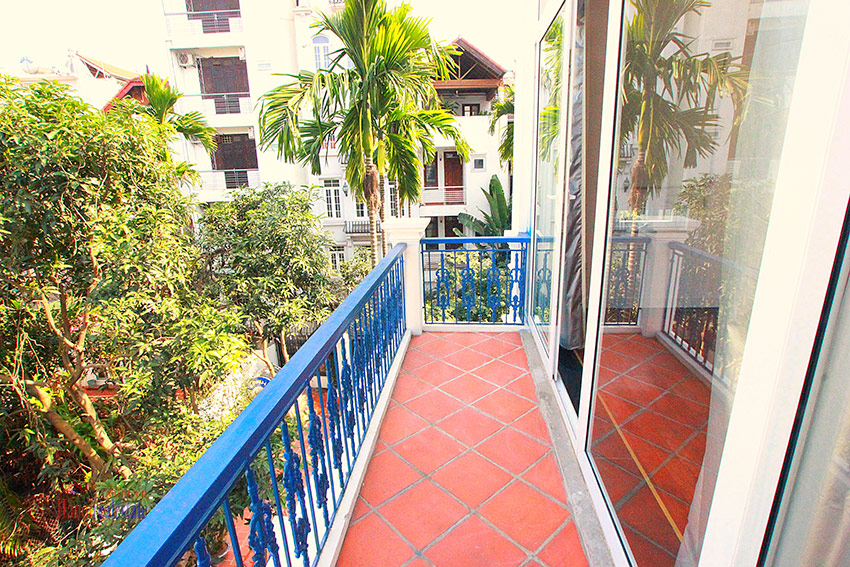 Courtyard and swimming pool 4-bedroom house on Dang Thai Mai 21