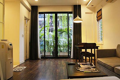 Cozy 01BR apartment on Nguyen Chi Thanh Rd, balcony