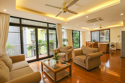 Cozy 3 bedroom apartment on Quang Khanh street, great location.