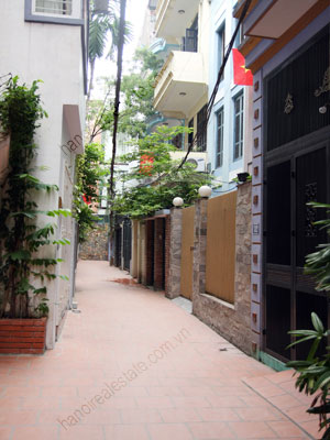 Cozy and Airy 2 bedroom house for rent in Ba Dinh, Furnished, good price 1