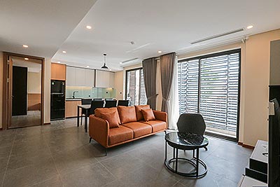 Cho thuê căn hộ 03 phòng ngủ, 130m2, tại đường Tây Hồ, mới cao cấp, hiện đại, đầy đủ đồ đạc