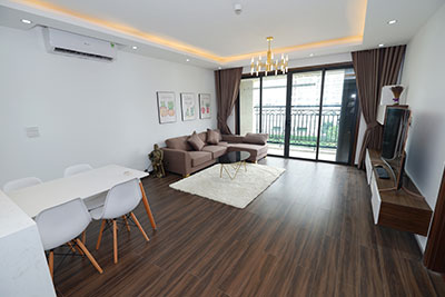 Cho thuê căn hộ 02 phòng ngủ, 88m2, hiện đại tại tòa nhà Tân Hoàng Minh, Xuân Diệu