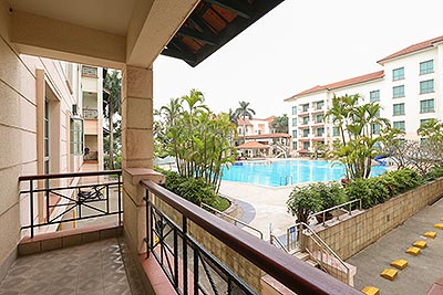 Diamond Westlake Suites: 02 bedroom apartment in luxury complex with outdoor pool