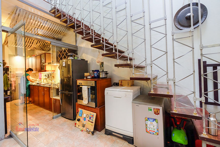 Elegant 03-bedroom house with big sky well in Hai Ba Trung 8