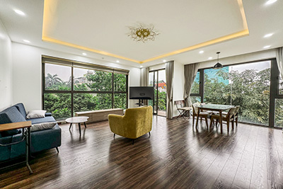 Cho thuê căn hộ 2 phòng ngủ, rộng, hiện đại, có sẵn nội thất cao cấp tại đường Âu Cơ, Hà Nội