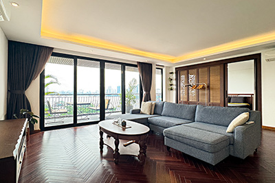 Cho thuê căn hộ Penthouse 2 phòng ngủ view Hồ Tây diện tích lớn trọn nội thất