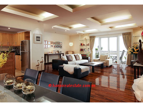 Căn hộ 3 phòng ngủ có ban công rộng cho thuê tại Elegant Suites Hanoi 