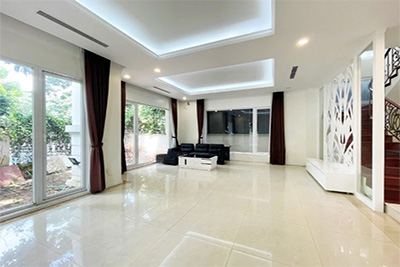 Exclusive River View Villa for Rent in Vinhomes Riverside: Fully Equipped & Premium Facilities