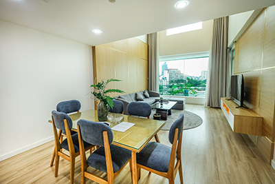 For rent: 2 bedroom apartment with lake view in Hanoi Club, Tay Ho
