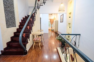 For rent: 5-floor, 5-bedroom house near the us embassy - alley 5 lang ha, ba dinh, hanoi