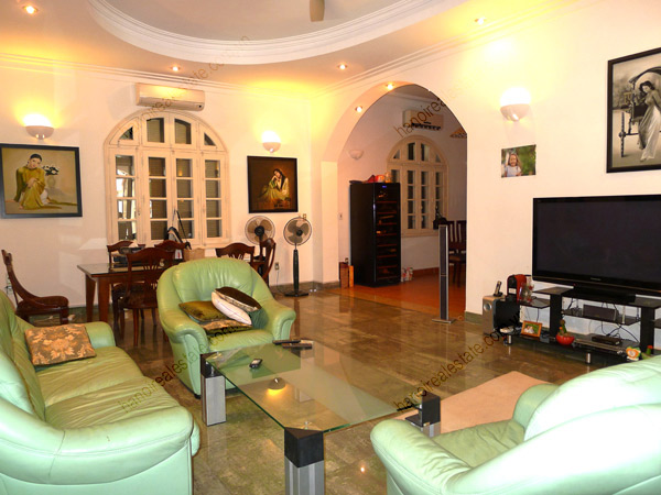 Free standing house, huge garden, good size living room in Tay Ho 7