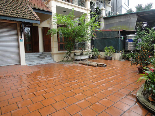 French Style Villa for rent in Tay Ho, Hanoi with large courtyard and Parking