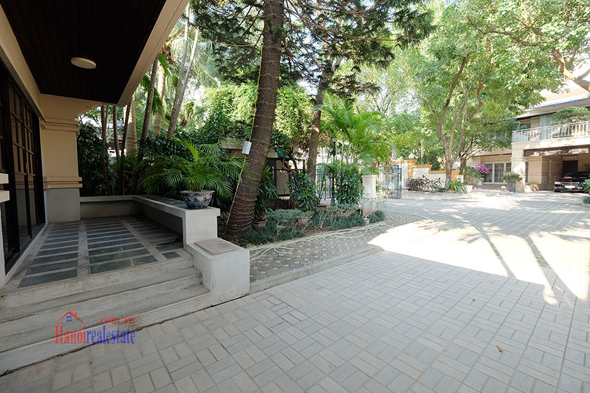 Fully furnished Excutive Villa for rent in Hanoi Oriental Palace. 3