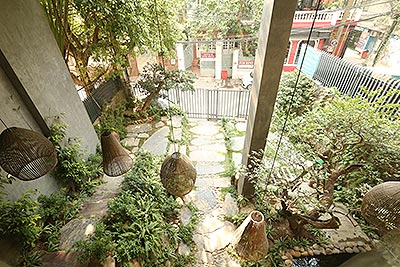 Garden hallway 02 bedroom apartment on To Ngoc Van Street