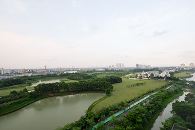 Golf course view 03BRs apartment in P2 Ciputra, basic furniture