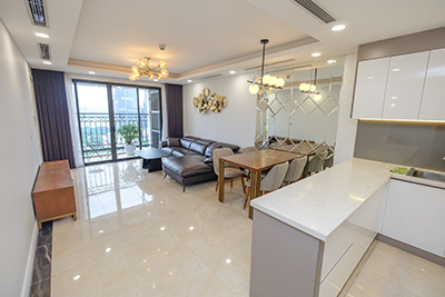Gorgeous Lakeview 3-Bedroom Apartment in DLe Roi Soleil for rent