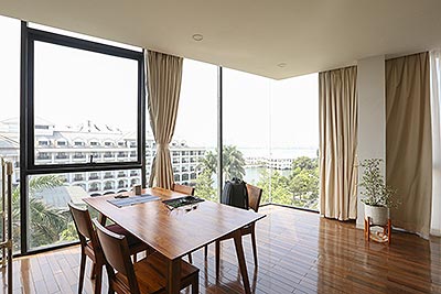 High floor 1-bedroom apartment with lake view in Tay Ho to rent