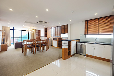 High floor 3 bedroom apartment with balcony in Truc Bach