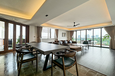 High floor 4 bedroom Apartment with West Lake view on Quang Khanh 