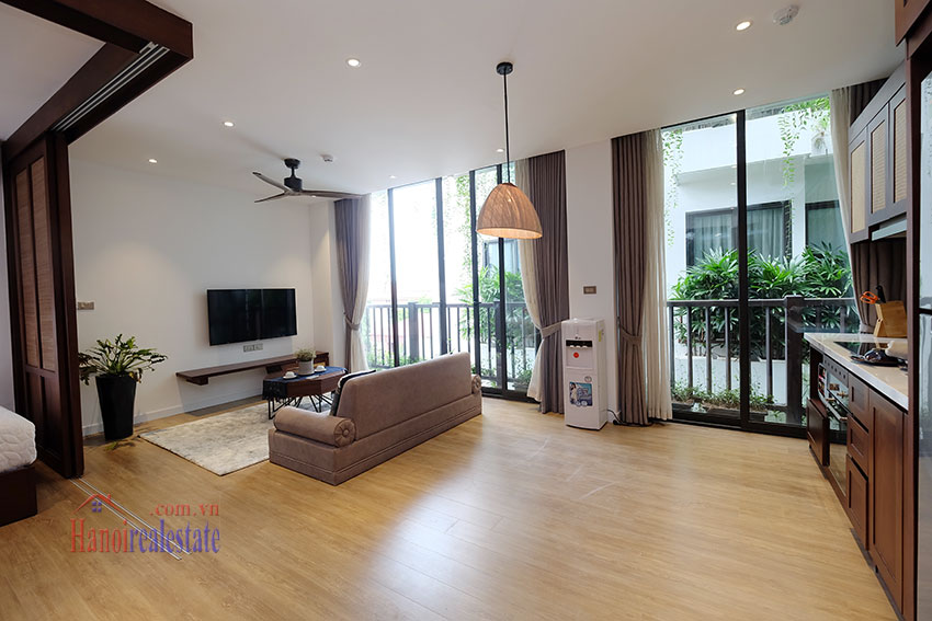 High floor & elegant 2-bedroom apartment to rent in Hoan Kiem 1