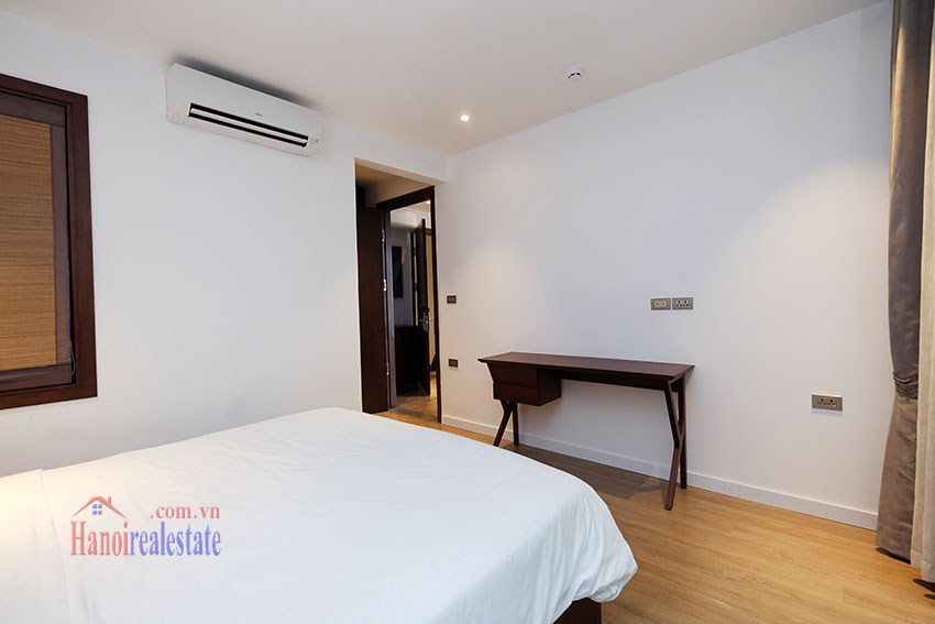 High floor & elegant 2-bedroom apartment to rent in Hoan Kiem 12
