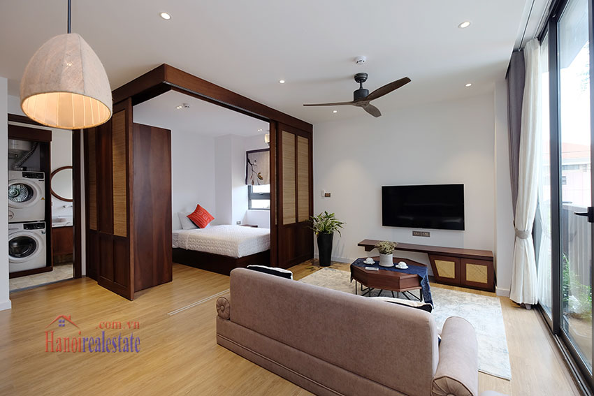 High floor & elegant 2-bedroom apartment to rent in Hoan Kiem 3