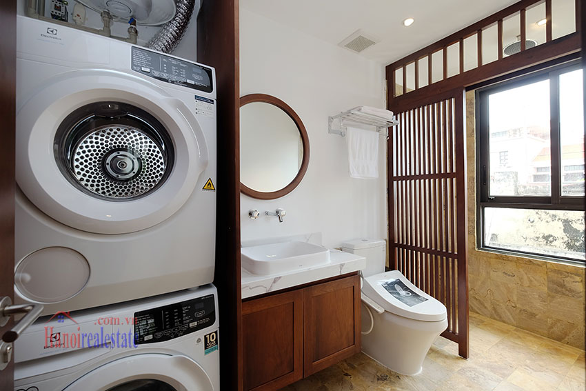 High floor & elegant 2-bedroom apartment to rent in Hoan Kiem 8