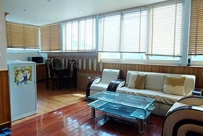 High floor serviced apartment to rent in Ba Dinh, close to Lotte shopping mall