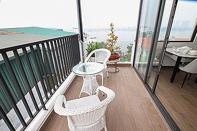 Cho thuê căn hộ studio, 50m2, đẹp, hiện đại, giá rẻ tại phố Đặng Thai Mai