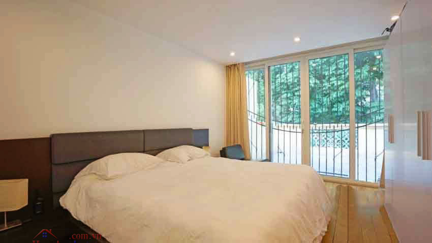 Hoan Kiem lake view 2-bedroom duplex Apartment on Hang Khay Street 10