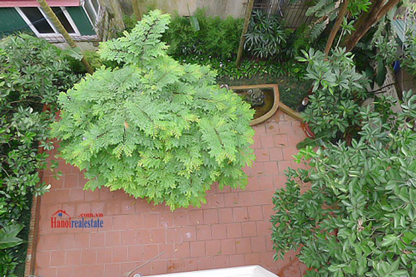 House for rent in Dang Thai Mai street with nice garden, bright and airy 12
