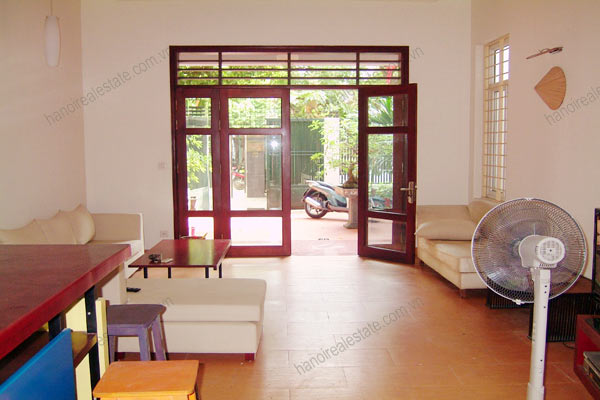 House for rent in Hai Ba Trung Hanoi with nice garden, furnished 8