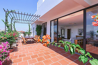 Huge terrace 02 bedroom apartment for rent on Tay ho road with swimming pool