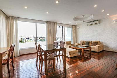 Căn hộ 02 phòng ngủ trên đường Quảng An với view hồ Tây