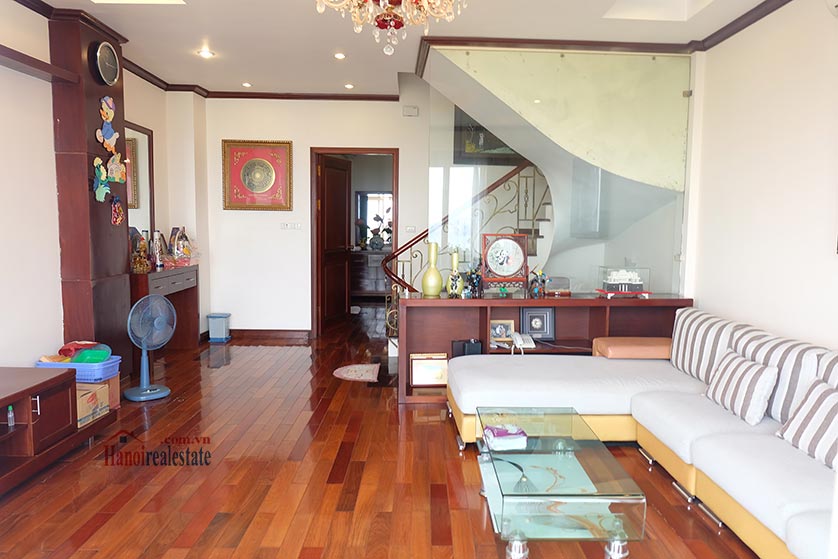 Lake front 04BRs house for rent at Nguyen Dinh Thi St, Ba Dinh District 5