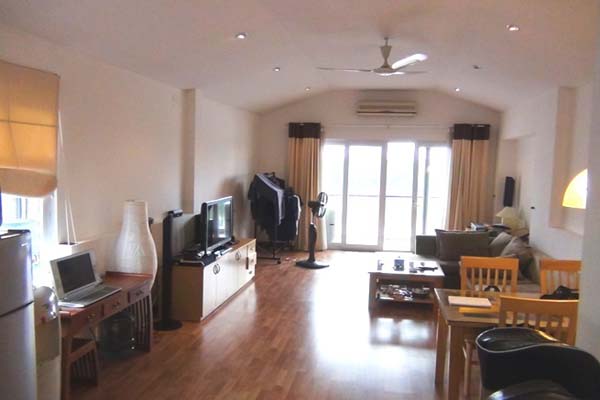 Lake Front: Serviced one bedroom apartment for rent at 30 Pham Huy Thong street