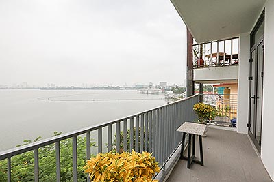 Lake side 02 bedroom apartment on Yen Phu Village Road, big balcony