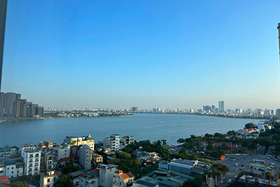 Cho thuê căn hộ view hồ 2 phòng ngủ gần Lotte Mall, Hà Nội