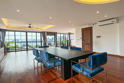 Lake View Duplex with 3 Bedrooms for Rent in Tranquil Lane 399, Au Co, Hanoi
