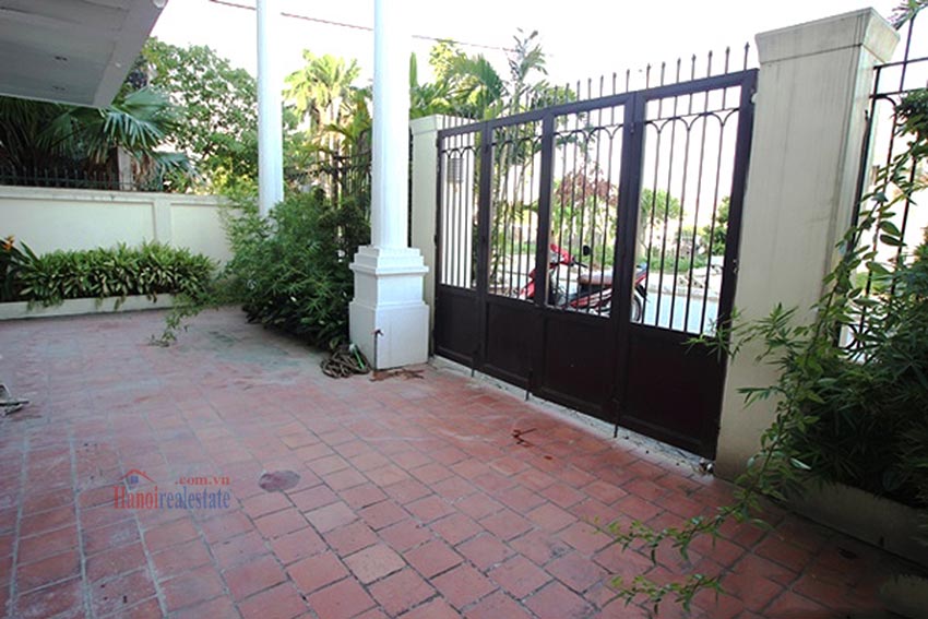 Charming Lake View house for rent in Nghi Tam, Tay Ho, Hanoi 2