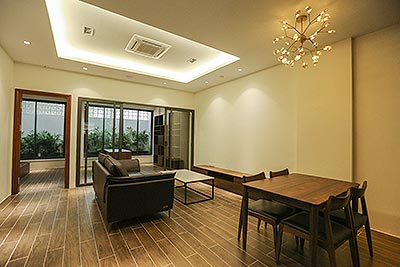 Cho thuê căn hộ 1-phòng ngủ, 90m2, hiện đại, cao cấp tại phố Âu Cơ, quận Tây Hồ