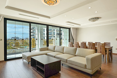 Căn Hộ Cho Thuê Tầng Cao 200m2, 4 Phòng Ngủ, View Hồ Tây, Tiện Ích Đầy Đủ - Tây Hồ