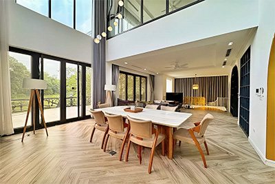 Cho thuê biệt thự đơn lập view sông tại Vinhomes Riverside – Thang Máy, Full nội thất